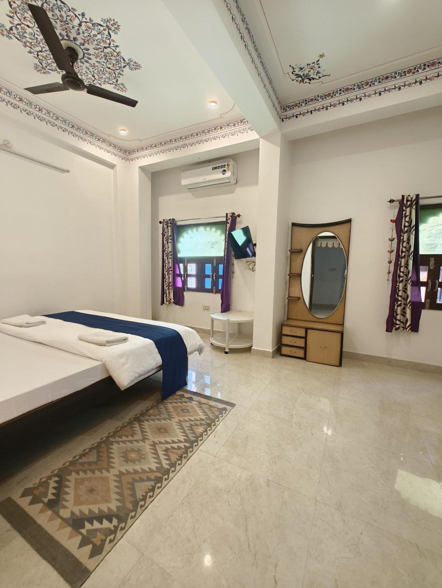 Deluxe Double Room (2 Adults + 1 Child),1607699127:JPEG