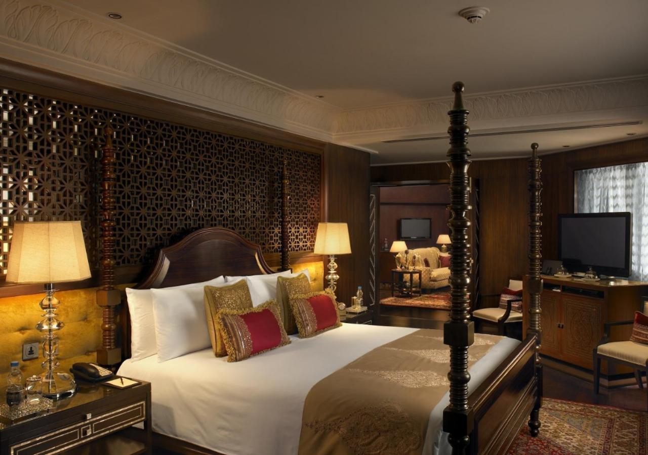 Royal Suite Complimentary two way airport transfers,566580303:JPEG