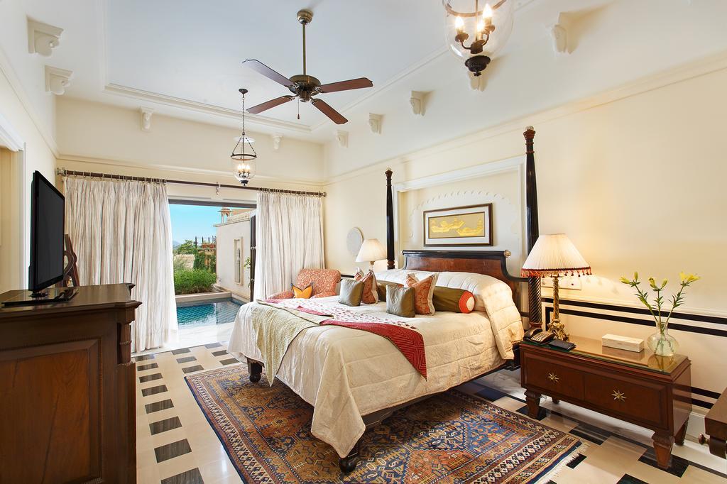 Luxury Suite Two Way Airport Transfers
